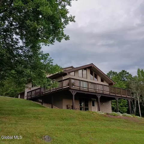 48 E Hill Rd, Berne, NY 12023