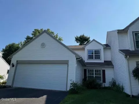 6 Malibu Hl, Rensselaer, NY 12144