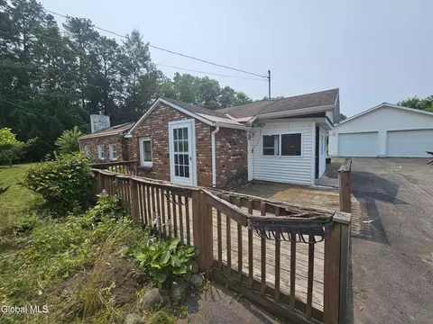 19 Feld Ave, West Glens Falls, NY 12804
