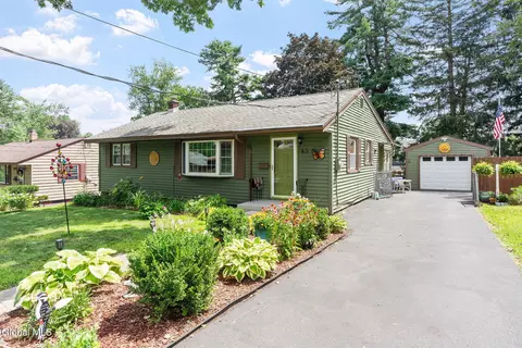 63 Clermont St, Albany, NY 12203