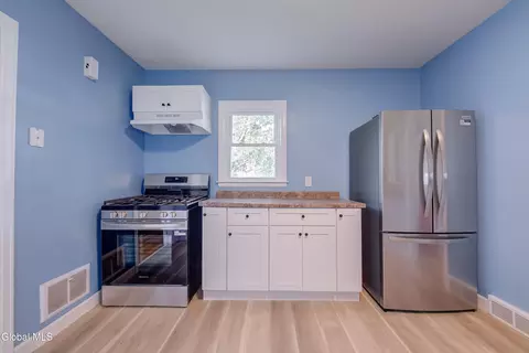 Kitchen - 2650 3rd Ave, Schenectady, NY 12303 photo 2 of 2