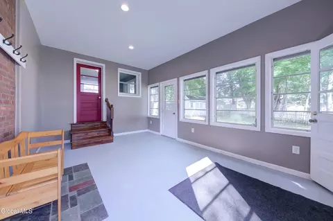Exterior - 2650 3rd Ave, Schenectady, NY 12303 photo 7 of 14