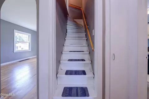 Entry Way - 2650 3rd Ave, Schenectady, NY 12303 photo 4 of 6