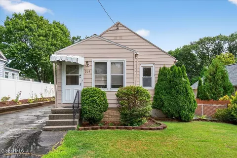 309 Pleasant St, Troy, NY 12182