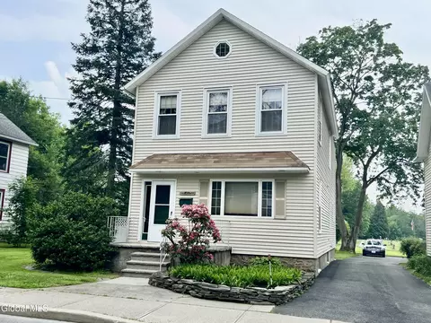56 Scott Ave, Castleton On Hudson, NY 12033