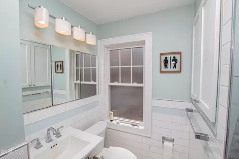 Bath - 26 Center View Dr, Troy, NY 12180 photo 1 of 1