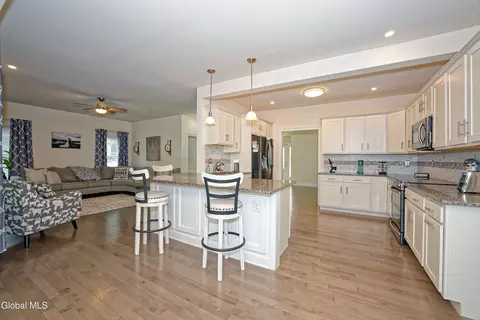 199 Maple Ave Ext, Schenectady, NY 12302 photo 14