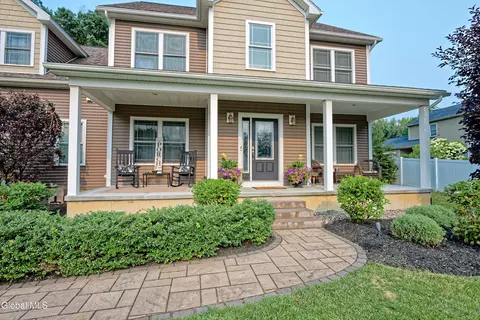199 Maple Ave Ext, Schenectady, NY 12302