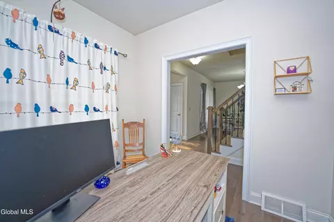 199 Maple Ave Ext, Schenectady, NY 12302 photo 7
