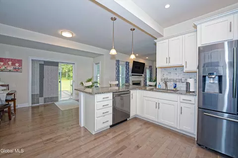 199 Maple Ave Ext, Schenectady, NY 12302 photo 17