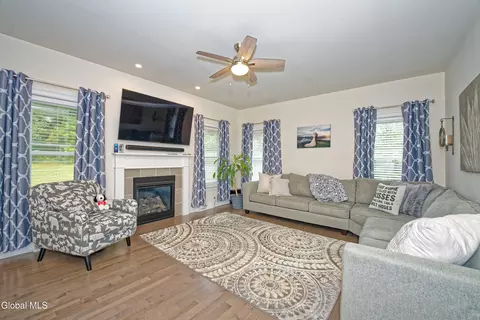 199 Maple Ave Ext, Schenectady, NY 12302 photo 21