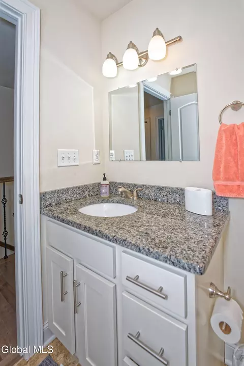 199 Maple Ave Ext, Schenectady, NY 12302 photo 36