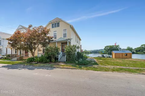 811 1st Ave, Troy, NY 12182