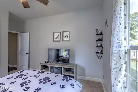 Bedroom - 534 Ridge Rd, Schenectady, NY 12302 photo 9 of 12