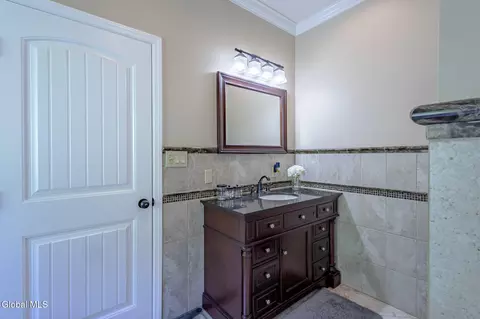 Bath - 534 Ridge Rd, Schenectady, NY 12302 photo 8 of 15
