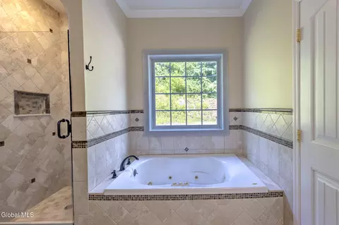 Bath - 534 Ridge Rd, Schenectady, NY 12302 photo 2 of 15