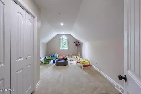 Entry Way - 534 Ridge Rd, Schenectady, NY 12302 photo 6 of 6