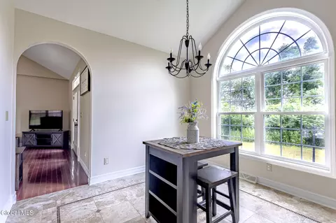 Dining - 534 Ridge Rd, Schenectady, NY 12302 photo 3 of 6