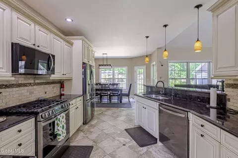 Kitchen - 534 Ridge Rd, Schenectady, NY 12302 photo 4 of 7