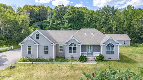 534 Ridge Rd, Schenectady, NY 12302