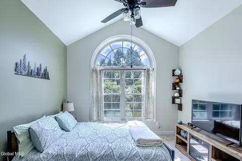 Bedroom - 534 Ridge Rd, Schenectady, NY 12302 photo 11 of 12