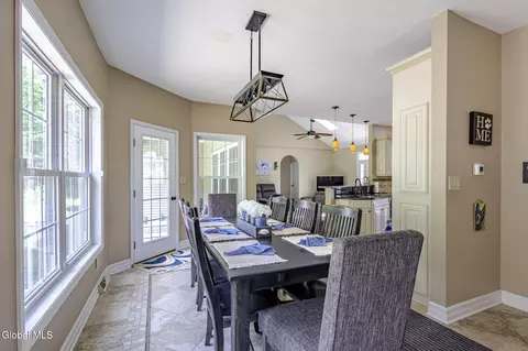 Dining - 534 Ridge Rd, Schenectady, NY 12302 photo 4 of 6