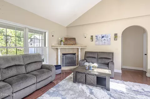Living - 534 Ridge Rd, Schenectady, NY 12302 photo 4 of 4