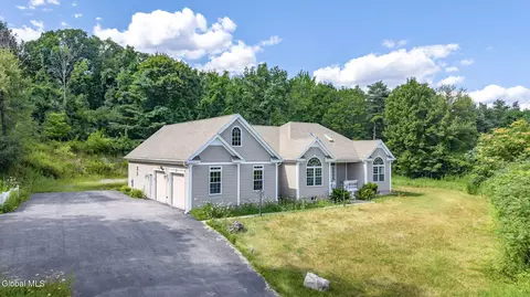 Exterior - 534 Ridge Rd, Schenectady, NY 12302 photo 2 of 15