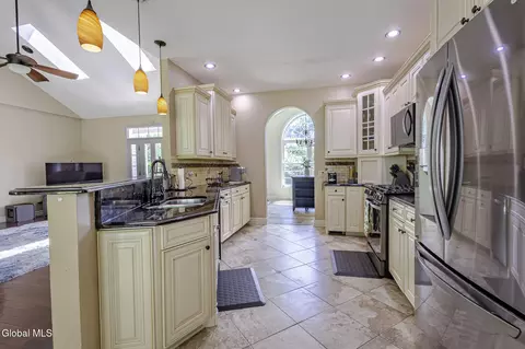 Kitchen - 534 Ridge Rd, Schenectady, NY 12302 photo 7 of 7