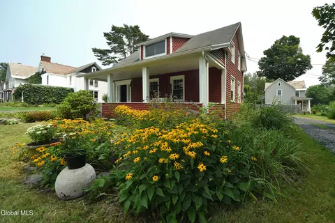9 S Park St, Cambridge, NY 12816