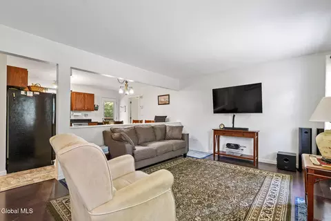 19 Schuster Rd, Schenectady, NY 12303 photo 10