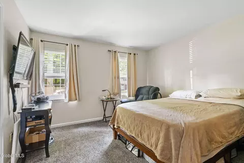19 Schuster Rd, Schenectady, NY 12303 photo 24