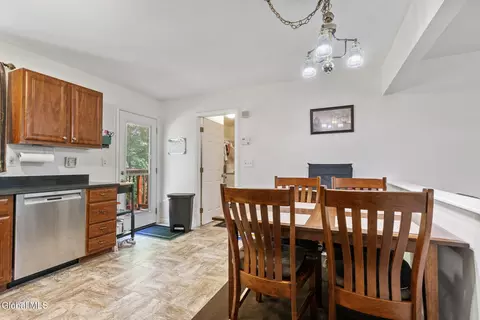 19 Schuster Rd, Schenectady, NY 12303 photo 17