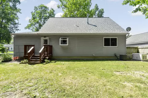 19 Schuster Rd, Schenectady, NY 12303 photo 9