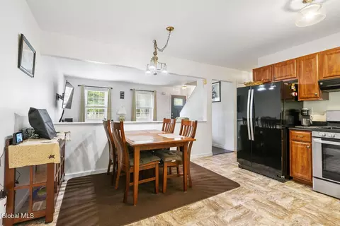 19 Schuster Rd, Schenectady, NY 12303 photo 18