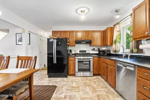19 Schuster Rd, Schenectady, NY 12303 photo 15