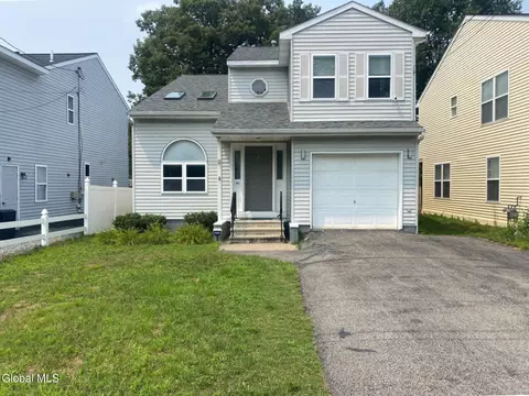 491 Chadwick Rd, Schenectady, NY 12304