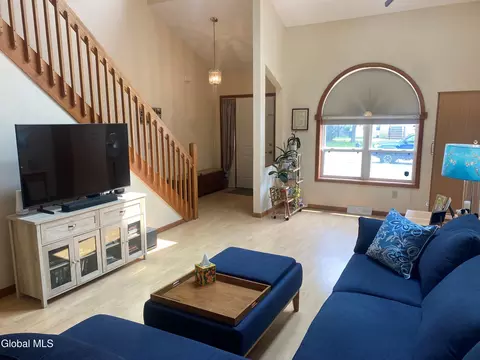 491 Chadwick Rd, Schenectady, NY 12304 photo 5