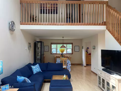 491 Chadwick Rd, Schenectady, NY 12304 photo 3