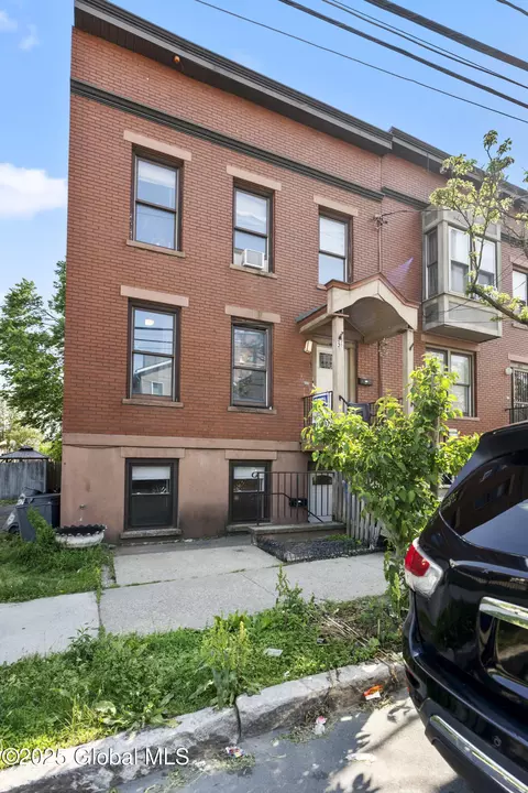 56 Catherine St, Albany, NY 12202