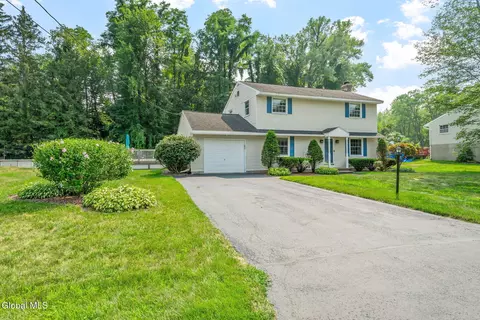 6 Colonial Dr, Halfmoon, NY 12065