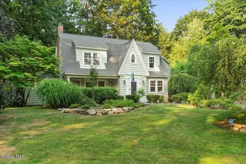 64 Winne Rd, Delmar, NY 12054