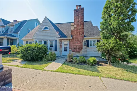 688 Hoosick Rd, Troy, NY 12180