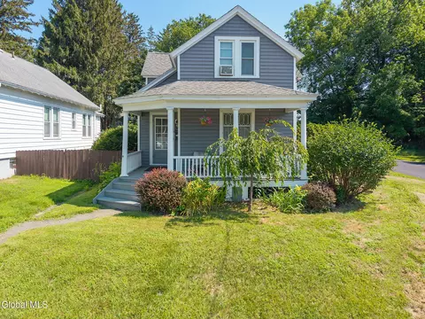 158 S Lake Ave, Troy, NY 12180