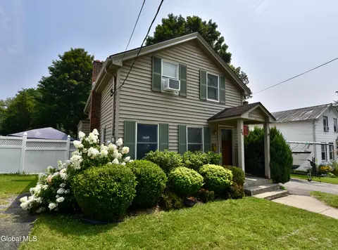 26 Center St, Ballston Spa, NY 12020
