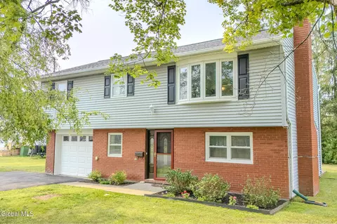 17 Delaware Ave, Rensselaer, NY 12144