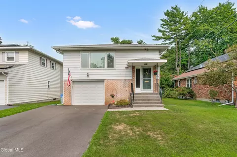 74 Kakely St, Albany, NY 12208