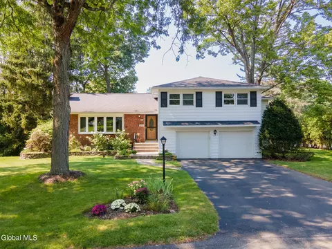 14 Beechwood Dr, Latham, NY 12110