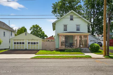 223 3rd St, Scotia, NY 12302