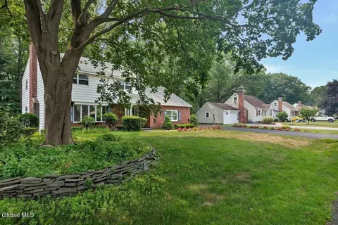 158 Willow Ln, Glenville, NY 12302 photo 36